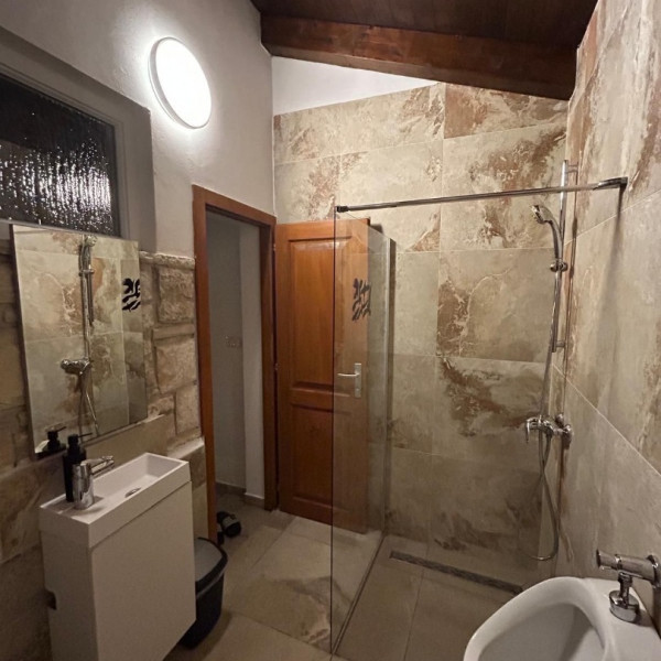 Bad, Ferienhaus f&uuml;r eine Gro&szlig;familie, bis 20 Personen, Ferienh&auml;user zur Vermietung in Pula Pula