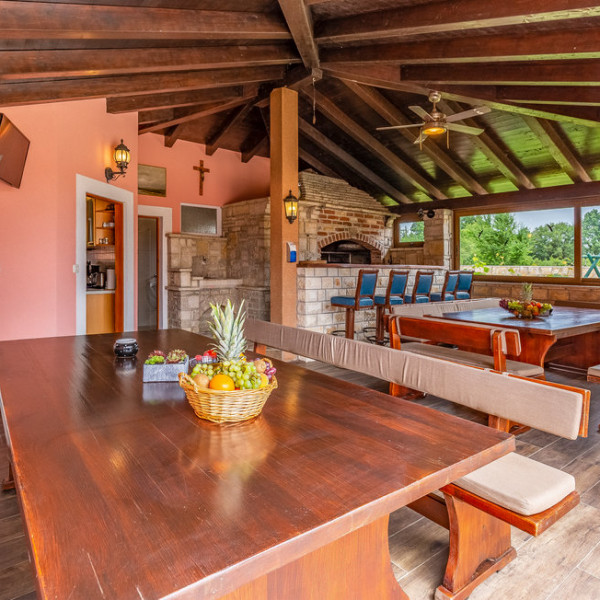 K&uuml;che, Ferienhaus f&uuml;r eine Gro&szlig;familie, bis 20 Personen, Ferienh&auml;user zur Vermietung in Pula Pula