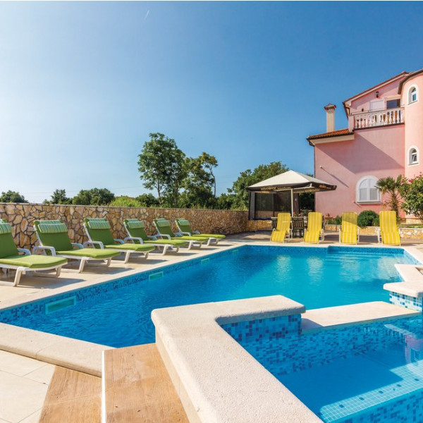 Haus für eine Großfamilie, Holiday Homes for Rent in Pula Pula