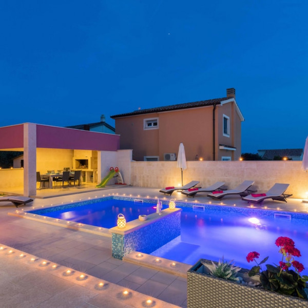 JAD104, Case Vacanze in Affitto a Pola Pula