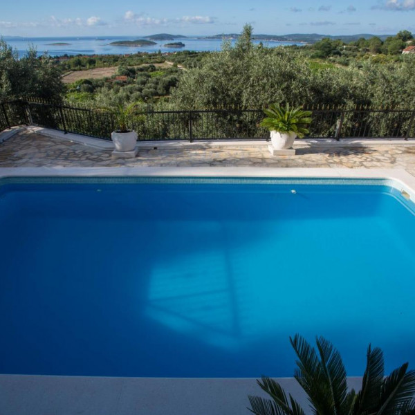 ORE120, Case Vacanze in Affitto a Pola Pula