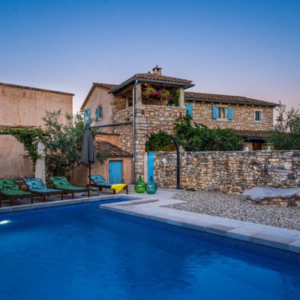 Ferienhaus im traditionellen istrischen Stil, Najam kuća za odmor u Puli Pula