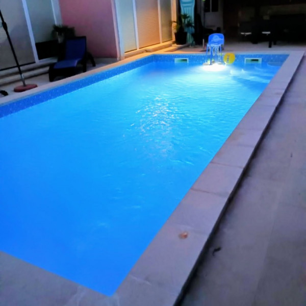 Ferienhaus f&uuml;r 14 Personen, 500 m vom Strand entfern, Case Vacanze in Affitto a Pola Pula