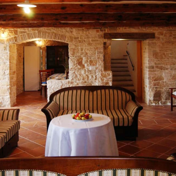 KRA114, Holiday Homes for Rent in Pula Pula