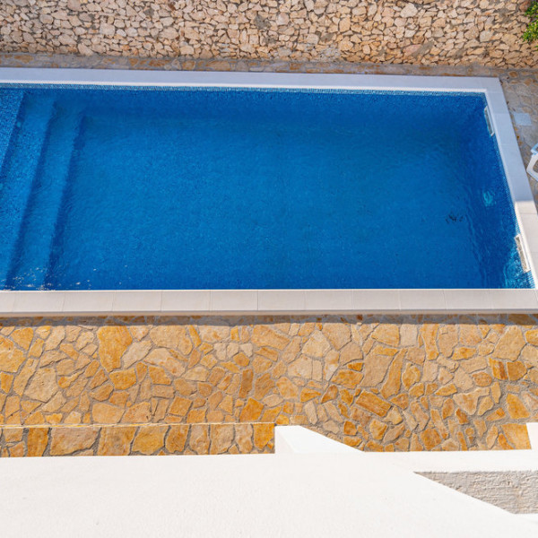 RAZ118, Holiday Homes for Rent in Pula Pula