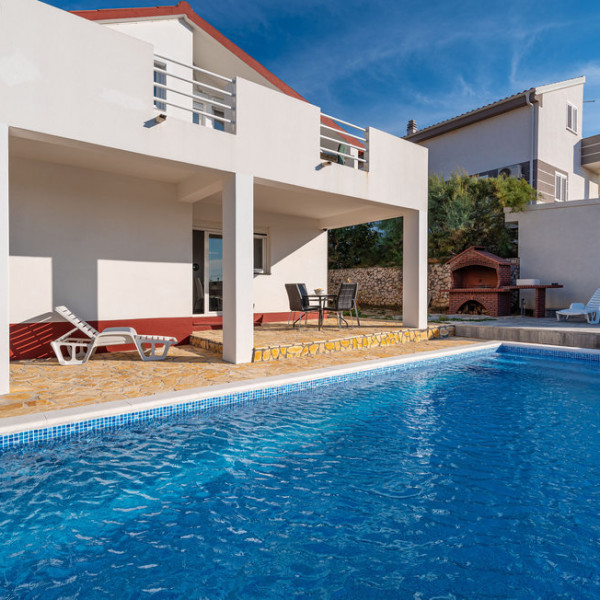 RAZ118, Holiday Homes for Rent in Pula Pula