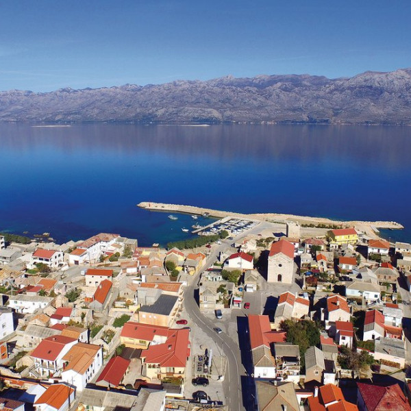 RAZ118, Holiday Homes for Rent in Pula Pula