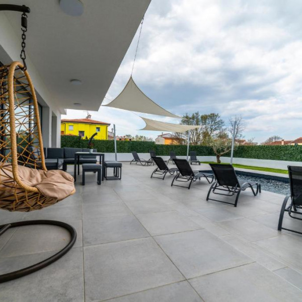 Moderne Villa für 10 Personen, Case Vacanze in Affitto a Pola Pula