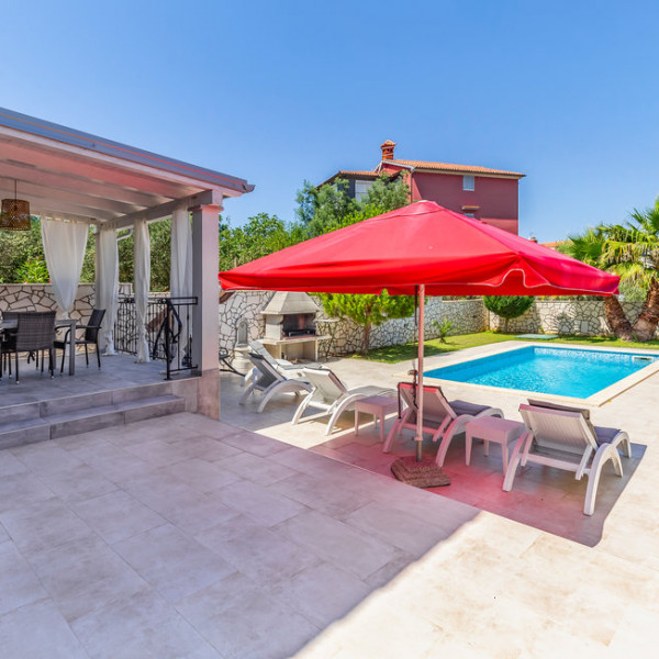 Ferienhaus in Strandnähe, Najam kuća za odmor u Puli Pula