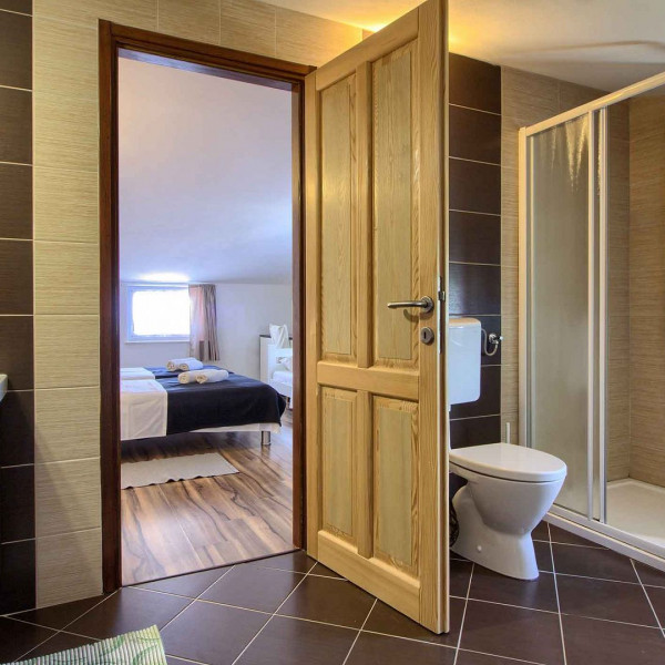 Bad, Villa mit großem Pool, 500 m vom Strand entfern, Ferienhäuser zur Vermietung in Pula Pula