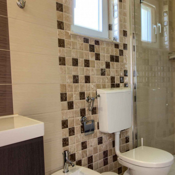 Bad, Villa mit großem Pool, 500 m vom Strand entfern, Ferienhäuser zur Vermietung in Pula Pula