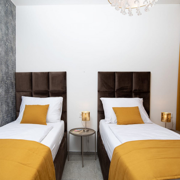 Zimmer, Moderne Villa mit 8 Schlafzimmern, 900m von Meer entfernt, Ferienhäuser zur Vermietung in Pula Pula
